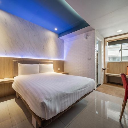 S&E Hotel Тайнан Екстериор снимка