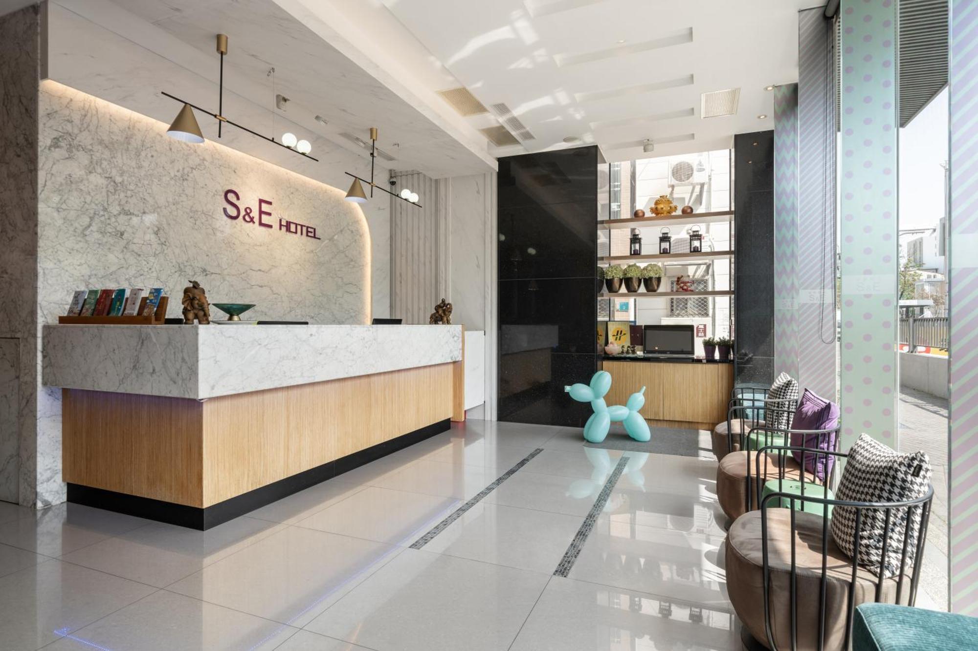 S&E Hotel Тайнан Екстериор снимка