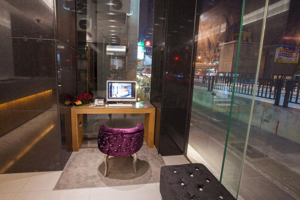 S&E Hotel Тайнан Екстериор снимка