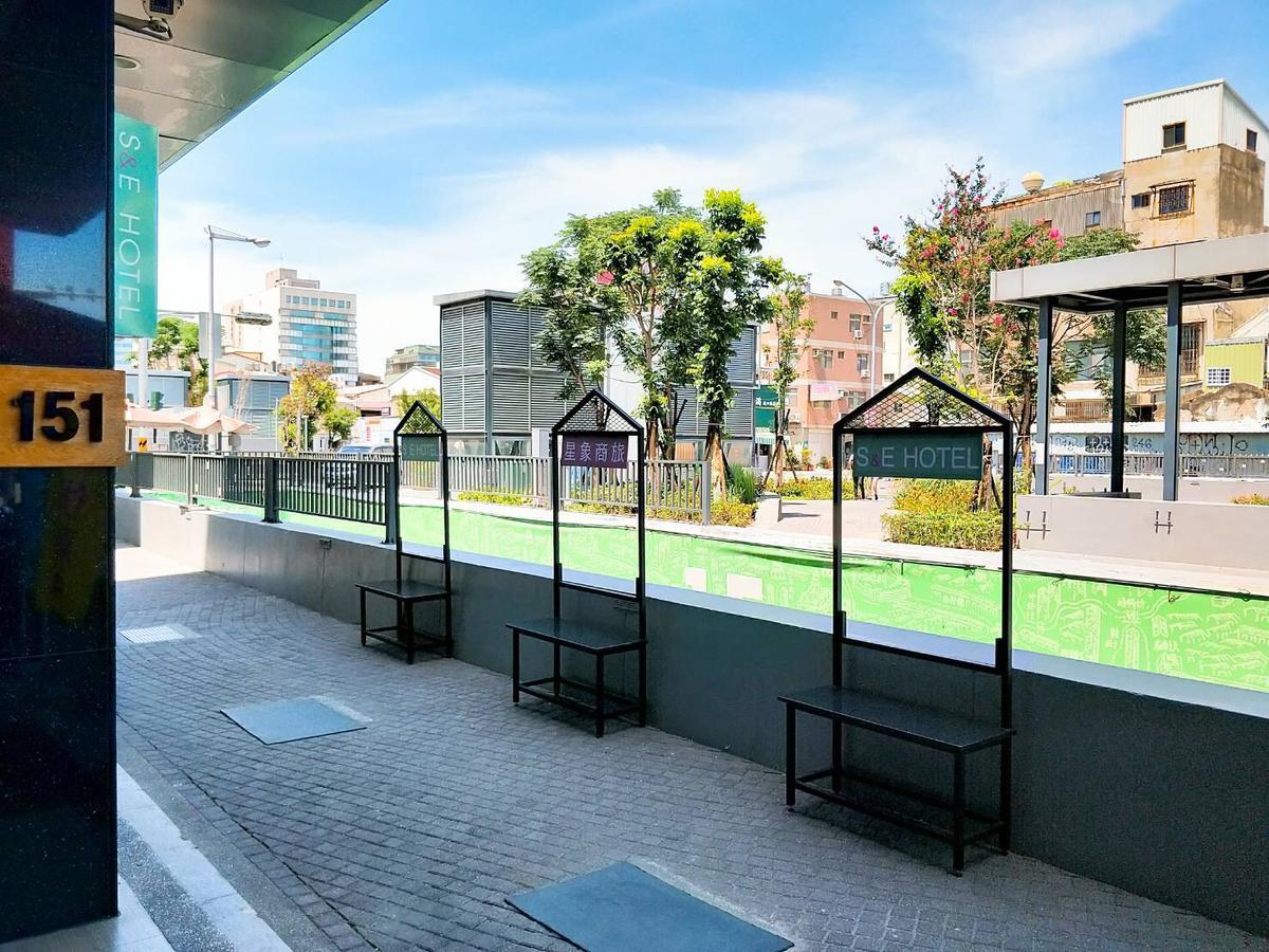S&E Hotel Тайнан Екстериор снимка